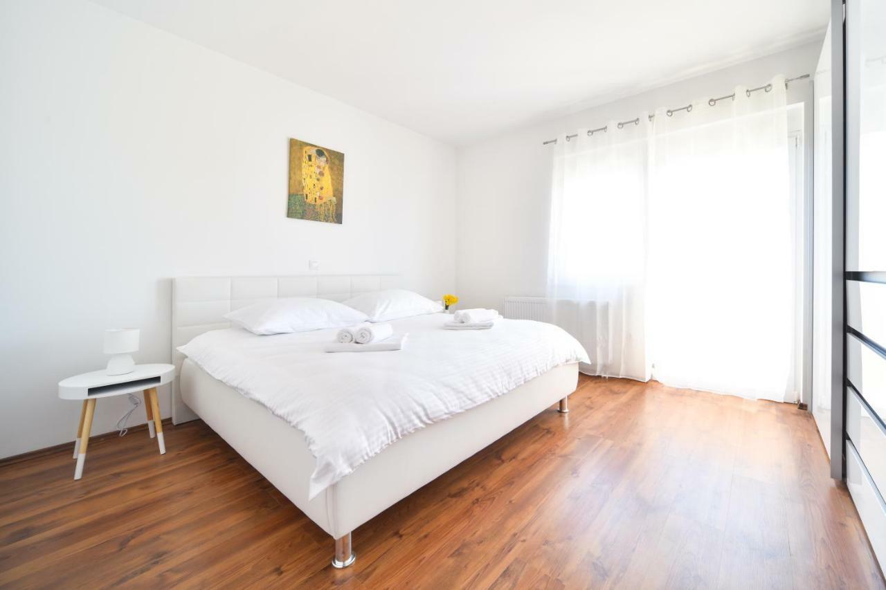 Apartman Space Ražanac Exterior foto