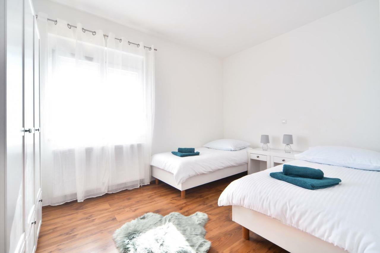 Apartman Space Ražanac Exterior foto